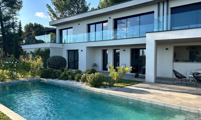 Rochefort-du-Gard Casa | 240m2 house, swimming pool, exceptional view of the Luberon and Alpilles mountains