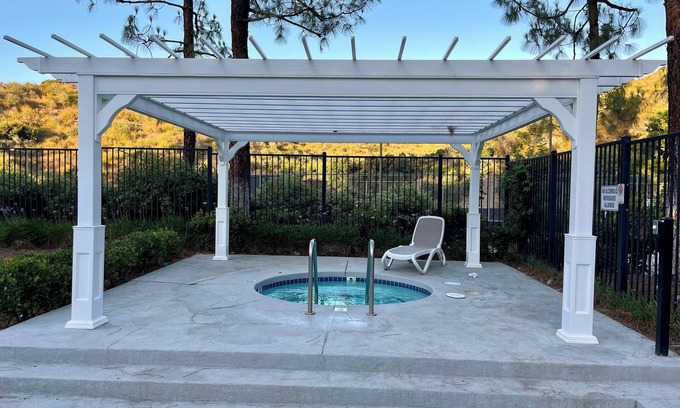 Newhall Casa | 24517 Thistle Ct Newhall, CA 91321