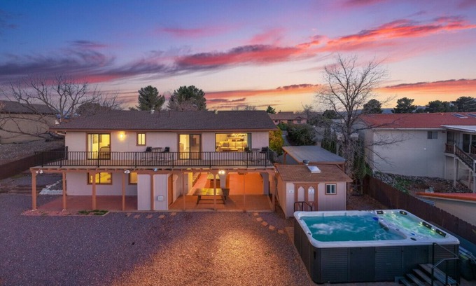 Cottonwood-Verde Village Apartamento | Cottonwood Oasis! Swim Spa, Pool Table, Gym, Games