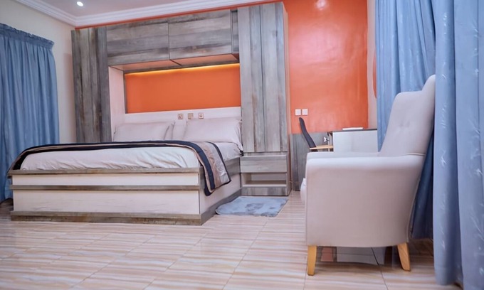Kumasi Cabina | 247 executive lodge