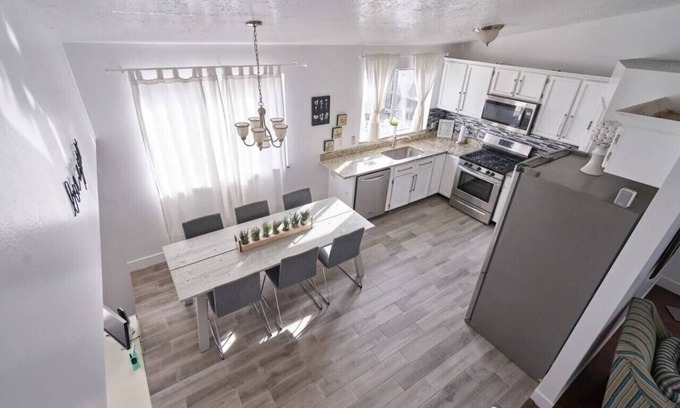Kearns Casa | 247) Most comfortable beds in Utah!