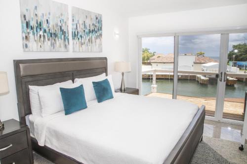 Jolly Harbour Casa | 247C South Finger