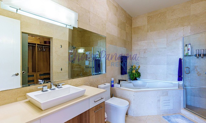 Playa Bonita Village Apartamento | Penthouse 24o Diseño Único 2 Balcones Vista al Mar