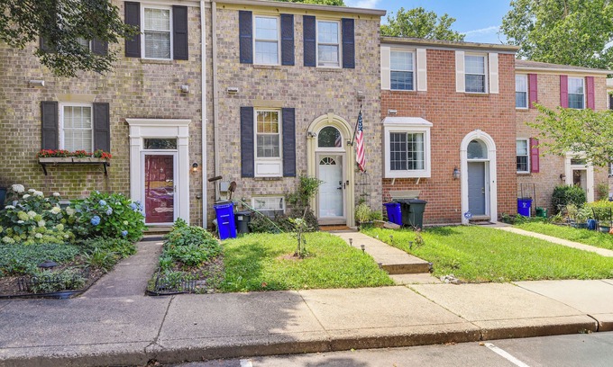 Simpsonville Apartamento | < 25 Mi to Downtown Baltimore & DC: Apt w/ Deck
