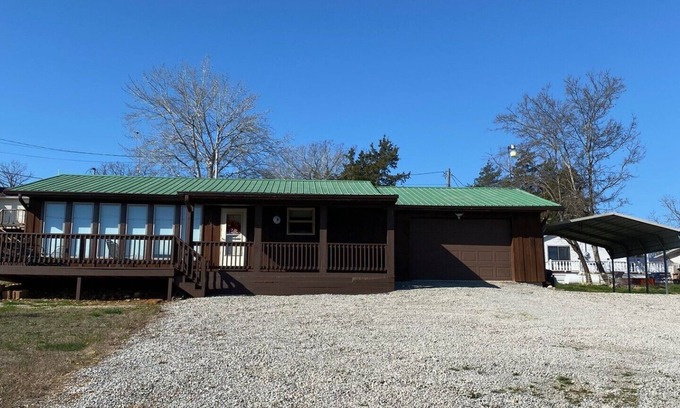 Henderson Casa | .25 miles from lake with public boat launch, Henderson ramp 12 min drive