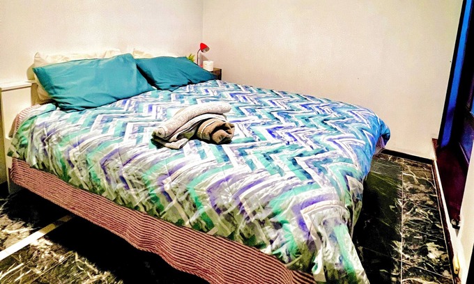 Winthrop Casa | 25%OFF/Come Stay In Long Term Cheap Cozy Queen Bedroom