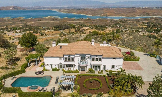 Perris Casa | 25% Off Oct 2-5, W/Pool & Hot Tub, Great Views!