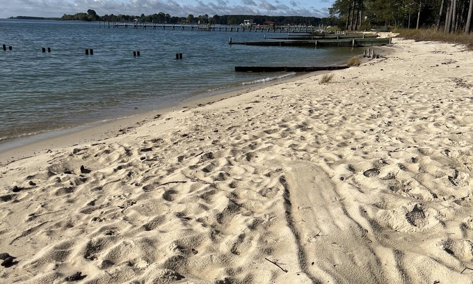 Reedville Casa | 250 ft Private Beach & Dock- The Perfect Riverfront Family Friendly Retreat