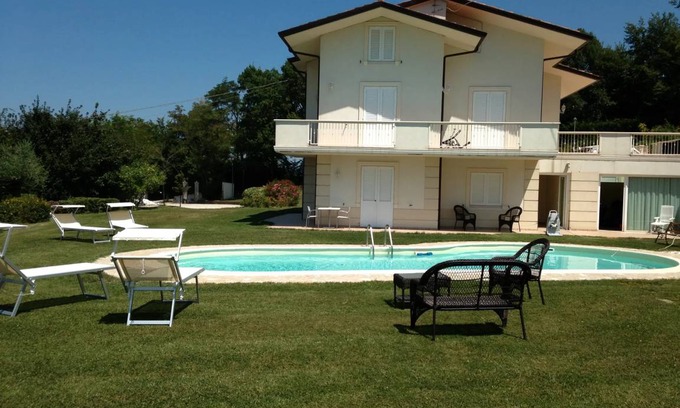 Montelabbate Villa | 250 m² Villa ∙ 5 habitaciones ∙ 11 personas