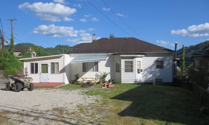 Williamson Casa | 250 yards from trail 10 (Hatfield & McCoy Trails)
