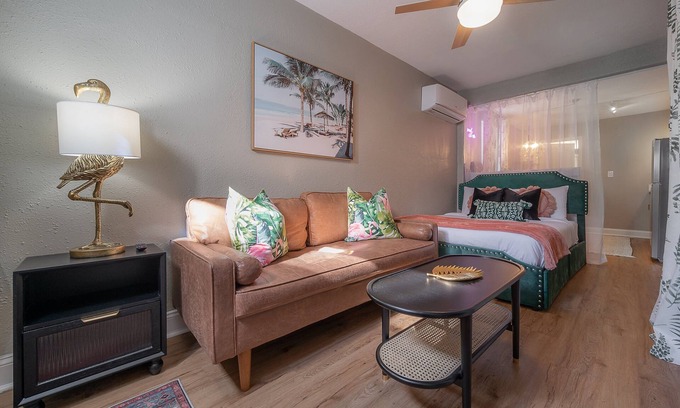 Egypt Lake-Leto Apartamento | 2501 W North B St, Unit 8
