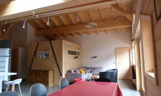 Areches Apartamento | 300m del centro estación, 3.o piso, parking, tv, local para esquís, 120m², Arêches-Beaufort
