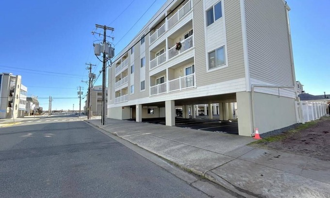 Sea Isle City Condominio | 26 42nd Street 1st Fl Unit 107