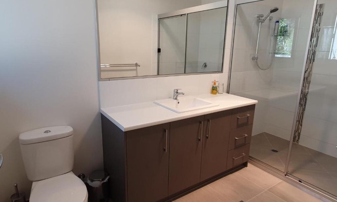 Rainbow Beach Casa | 26 Satinwood Drive- Low set modern, sleeps 8