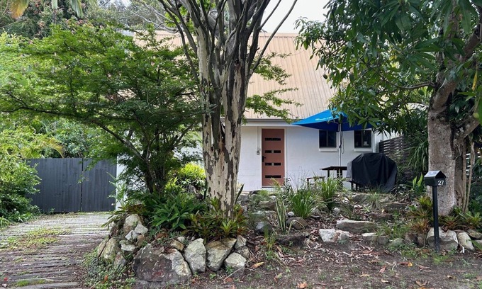 Rainbow Beach Casa | 27 Green Valley Drive - Rainbow Beach. Beach Chalet, Pets welcome