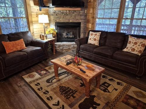Gatlinburg Casa | 270 Black Bear Retreat Cabin