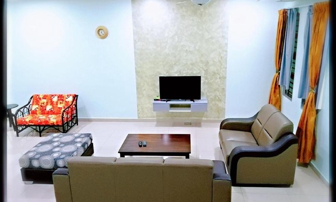 Taman Teratai Casa | 270 Sitiawan Homestay