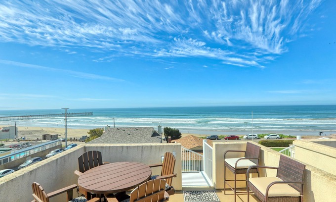 Downtown Casa | 271 Wadsworth 2 Bedroom Townhouse by RedAwning