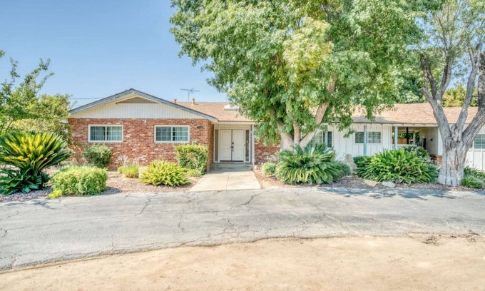 Fresno Casa | 2730 W Bullard XLARGE · X-Large Spacious Delux House ★ Fastest Wi-Fi
