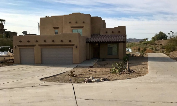 Yuma Casa | Lake Martinez Home con rampa para botes y doc.