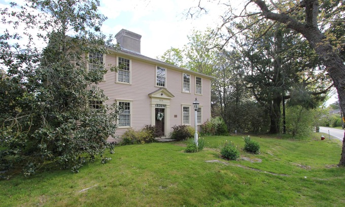 Barnstable Casa | 2828 Main Street SD2570