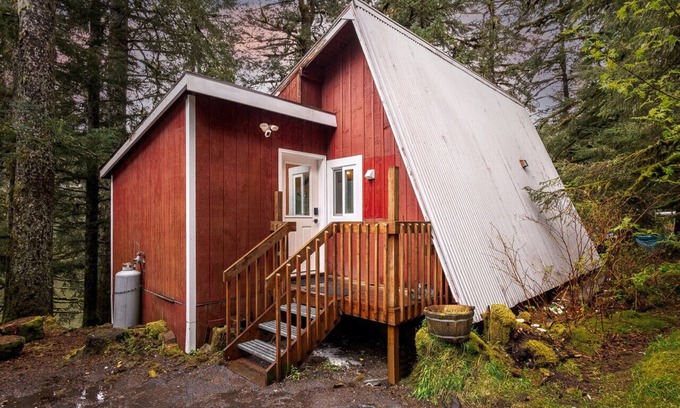 Kodiak Cabina | 2889 Pruitt Lane - The Shoreline Cabin - An Authentic Alaskan Retreat