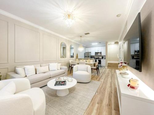 Kissimmee Villa | 2956 Bright 3 Bed-2 Bath Townhouse Close To Disney