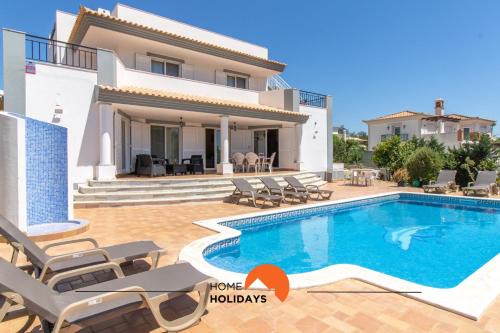 Alpouvar Casa | #297 Espaçosa Vivenda V5 by Home Holidays