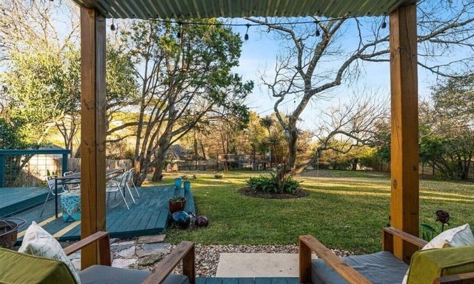 Scenic View West Condominio | 2b1b Hidden Oasis in the Hills - Close to Downtown