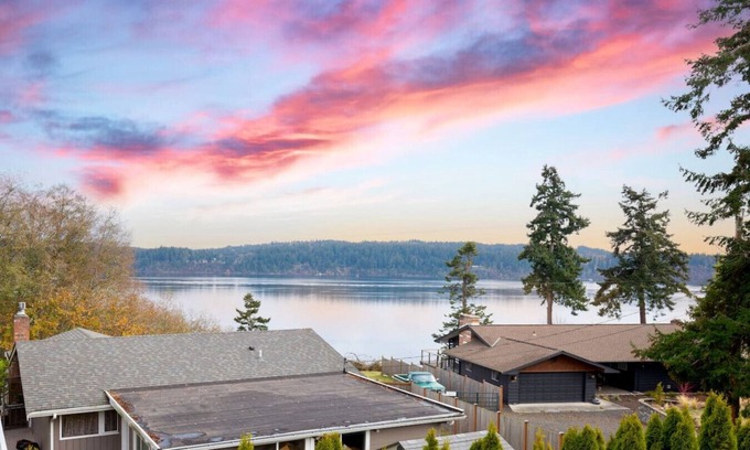 Freeland Casa | 2b1b Unit @Whidbey Island w/ Game Room + Hot Tub