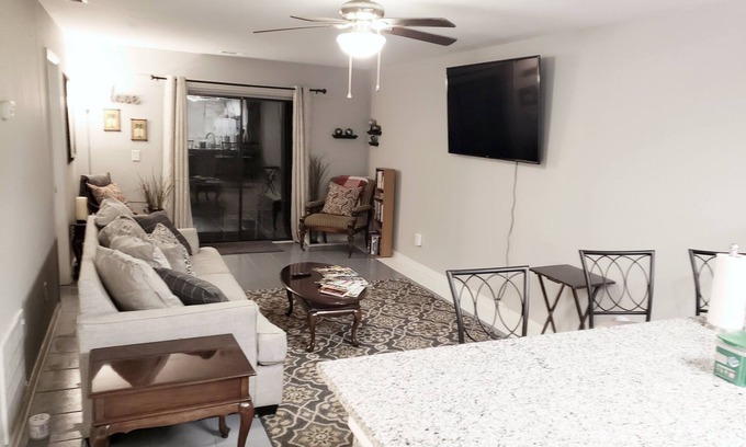 Charleston Condominio | 2bd 1 bath unit and you can see the golf course
