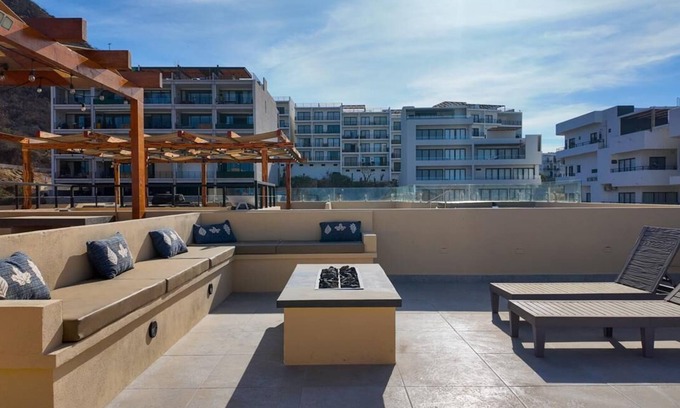 Libertad Condominio | 2BD, 2BA Luxury Penthouse with Private Rooftop in Cabo. LOTS OF BEACH GEARS!