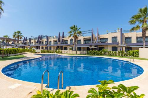 Pilar de la Horadada Apartamento | 2BD Coastal Gem with Pool & Terrace - Torre de la Horadada