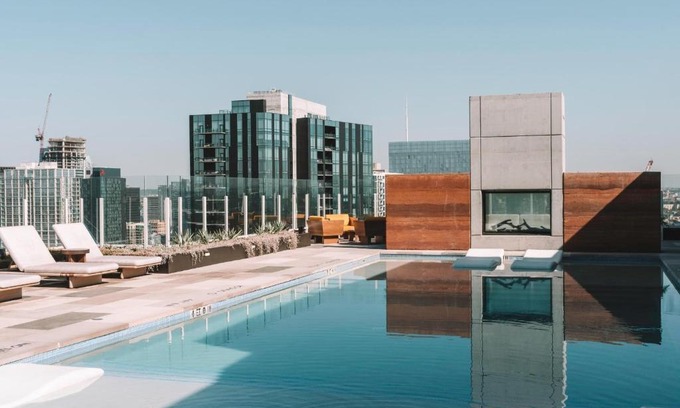 Rainey Street Historic District Casa | 2BD Condo-Rainey St-Best views-RT Pool