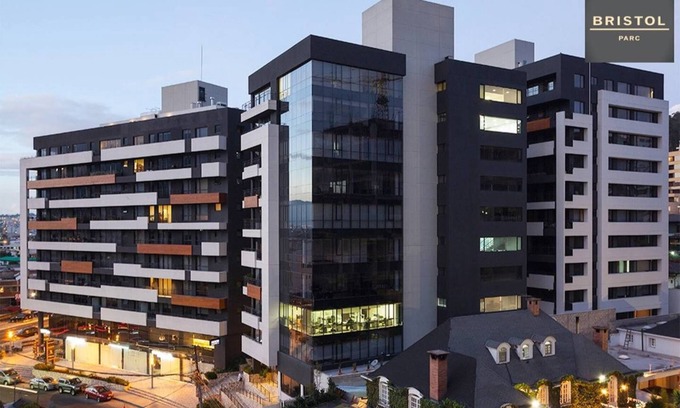 Distrito Financiero Apartamento | 2BD Full, piscina, jacuzzi, sauna, Portugal-Quito