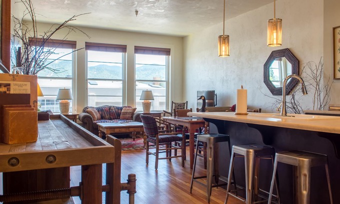 Grants Pass Apartamento | 2bd Loft en Historic Grants Pass # 119