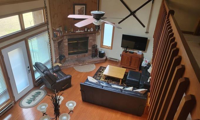 North Woodstock Casa | 2BD condominio en Deer Park con Wi-Fi en la unidad!