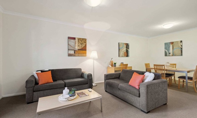 Northbridge Apartamento | 2BDR 1BTH 1PRK - Northbridge Magic!