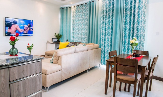 Kilimani Apartamento | 2Bdr with Gym & Pool centrally located -2mins to Yaya Mall Kilimani