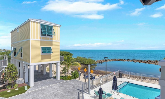 Islamorada Complejo | 2Bed 2 bath Home with ocean views, in a pet friendly resort,