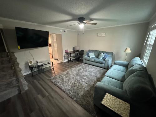 Greensboro Apartamento | 2bed 3bath private and close to everything !