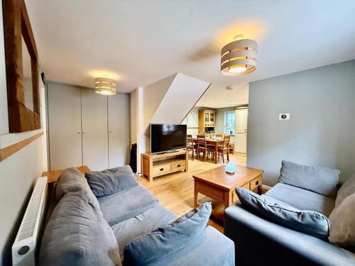 Hook Apartamento | 2Bed Cottage Near Odiham Castle Scenic Field Views