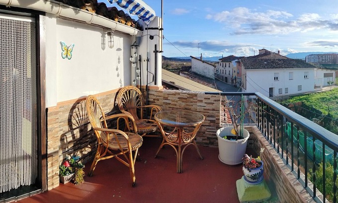 Fuenmayor Casa | 2bed Traditional Apt - Private Balcony - Fuenmayor