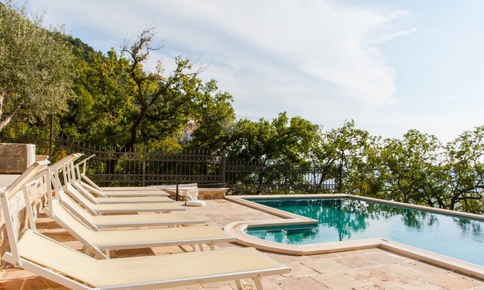 Rezevici Apartamento | 2bedroom Apt #3 w/shared pool @Pietra Mare Apts