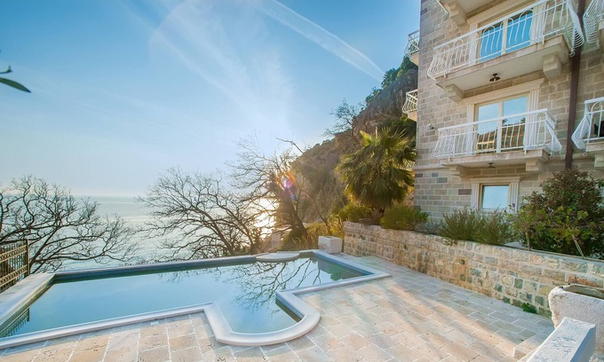 Rezevici Apartamento | 2bedroom Apt #4 w/shared pool@Pietra Mare Apts