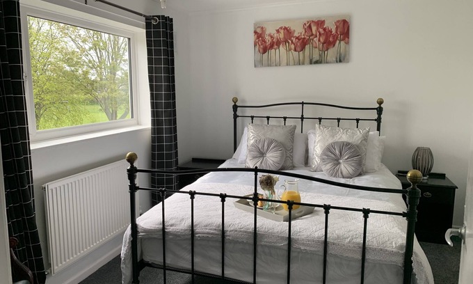 Gorleston-on-Sea Casa | Renovated 2-Bed House in Gorleston-on-Sea