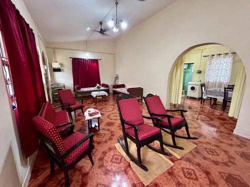 Benaulim Apartamento | 2BHK - Jzee Homestays - 12 minute walk to the beach