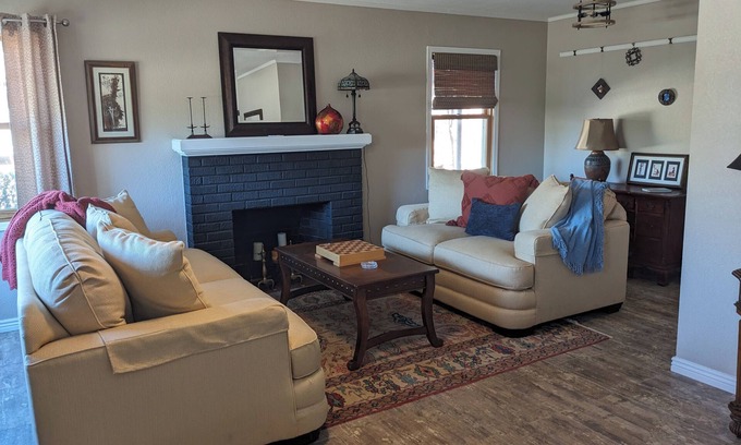 La Madera Casa | 2BR/2B Comfy Bungalow close to UofA