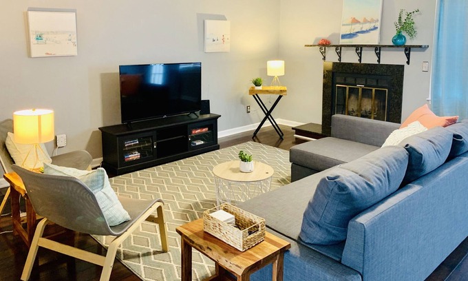 Norfolk - Virginia Beach Casa | * 2BR / 2BA casa de pueblo elegante en la playa, a poca distancia de la playa.*