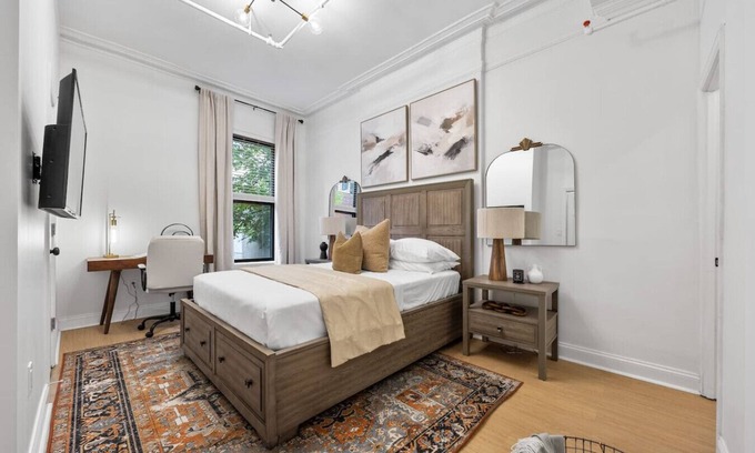 Harlem Apartamento | 2BR/2BA in Historic Brownstone near Subway